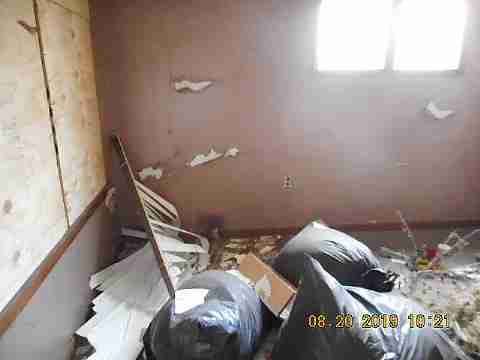 8916 Isham St (8)_m.jpg